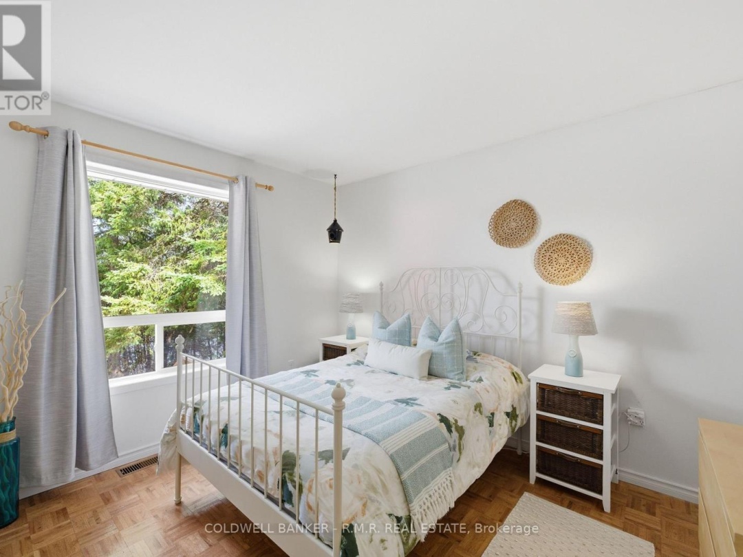 63 LITTLE SILVER LAKE WAY, Little Silver Lake