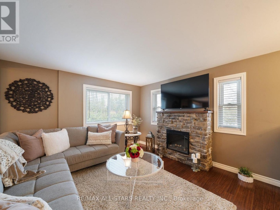 32 Newman Road, Kawartha Lakes (Mariposa)