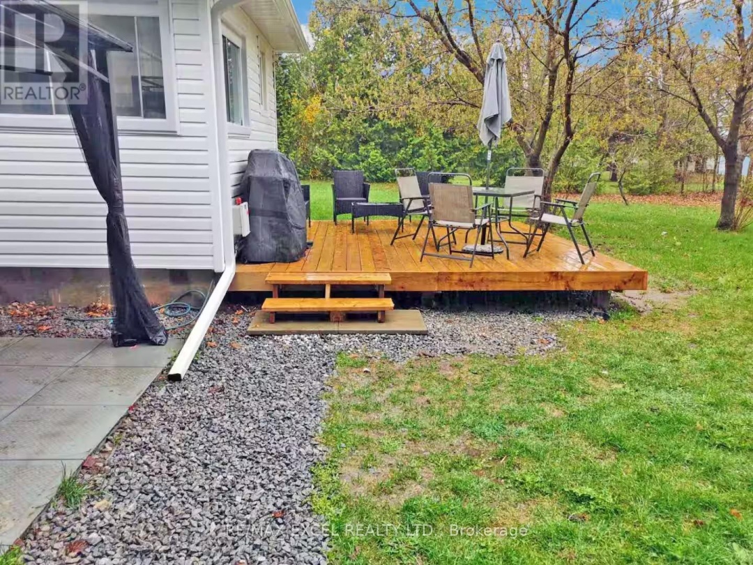 34 HARGRAVE ROAD, Mitchell Lake
