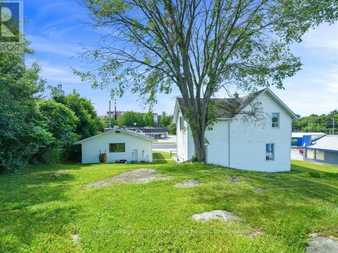 76 BOWES STREET, Parry Sound