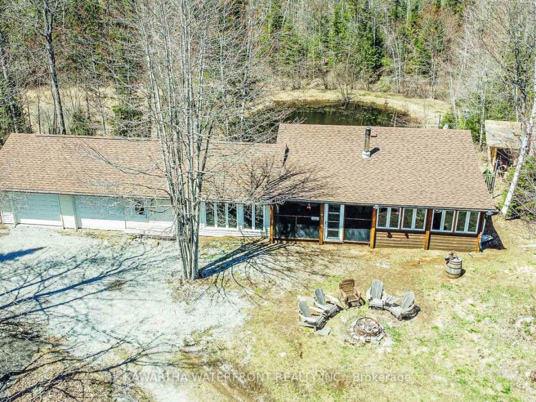 1170 English Circle, Highlands East (Glamorgan)