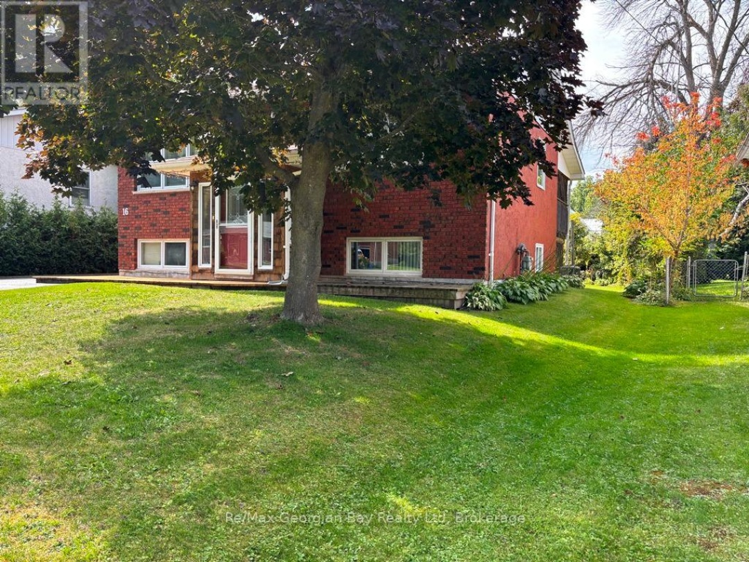 16 COMMUNITY CENTRE DRIVE, 