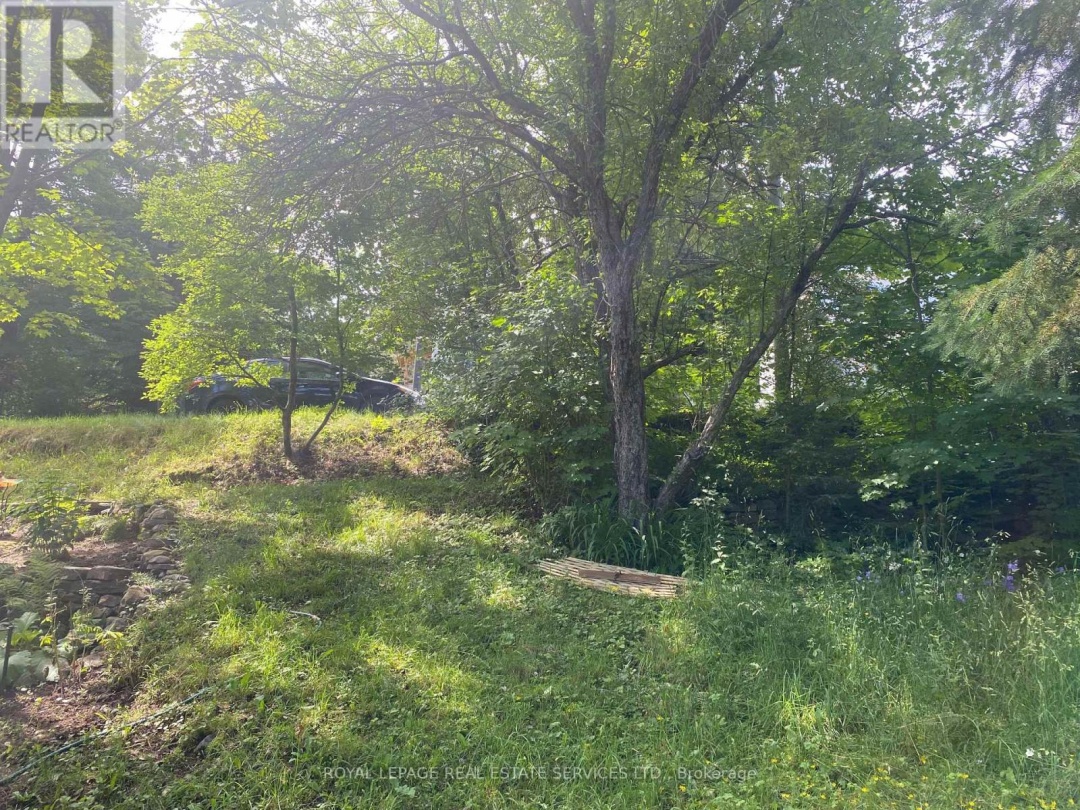16 CORA STREET E, Huntsville (Chaffey)