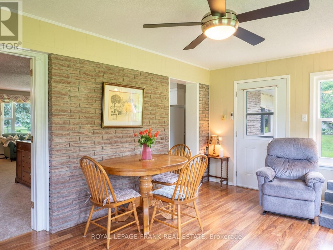 383 OLD SURREY LANE, Pigeon Lake