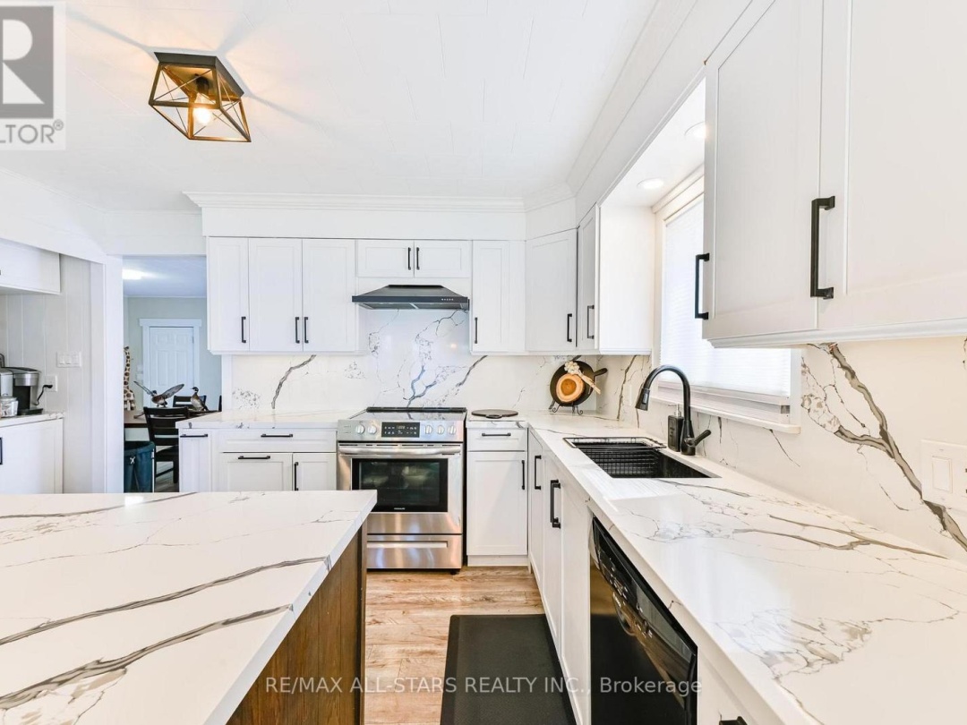 53 MEACHIN DRIVE, Sturgeon Lake