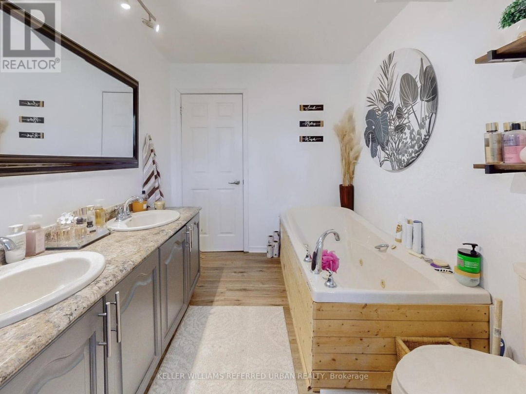 30 TRENT RIVER ROAD N, 