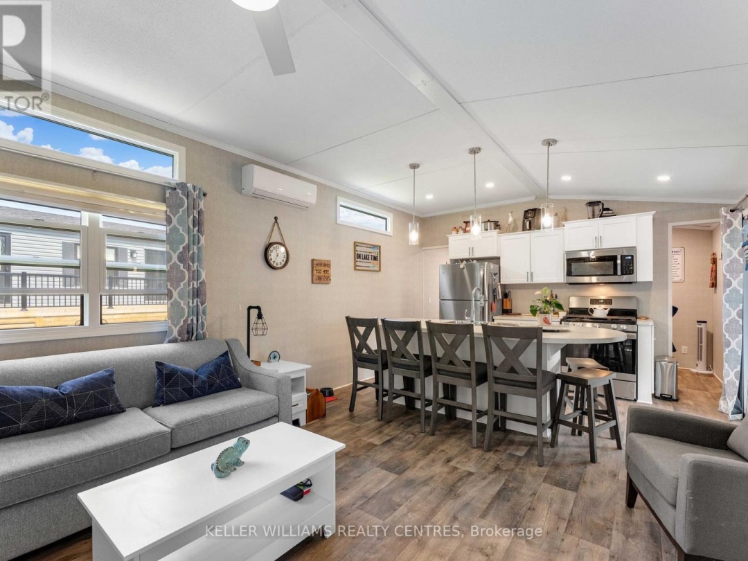 #38 LAKERIDGE - 1047 BONNIE LAKE CAMP ROAD, Bracebridge (Macaulay)