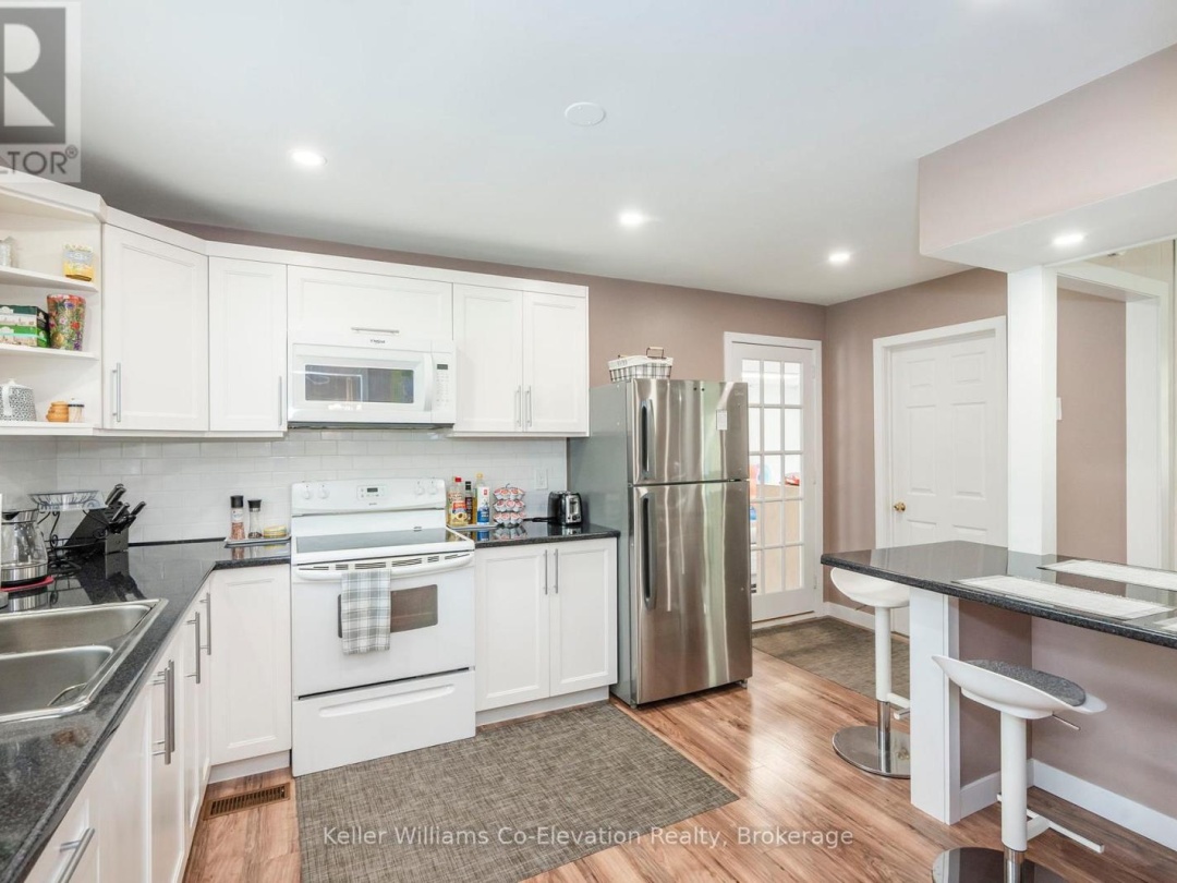 1467 ROSEMOUNT ROAD, 