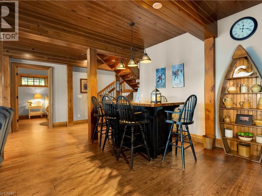 990 HASKETT'S Drive, Six Mile Lake