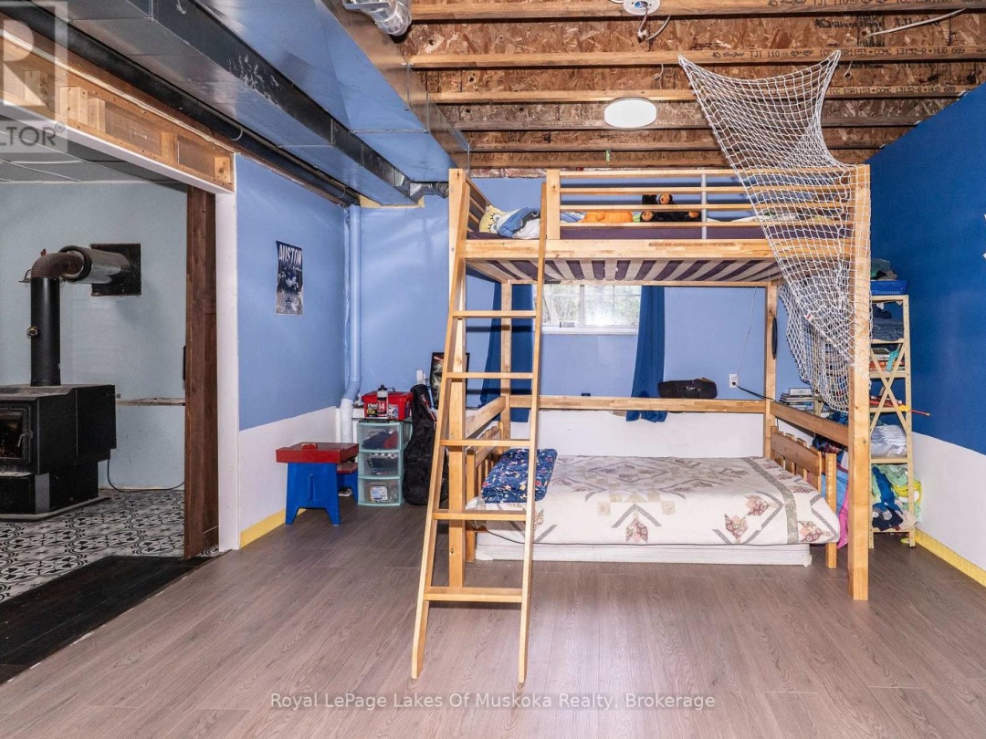 1185 MIRIAM DRIVE, Bracebridge (Oakley)