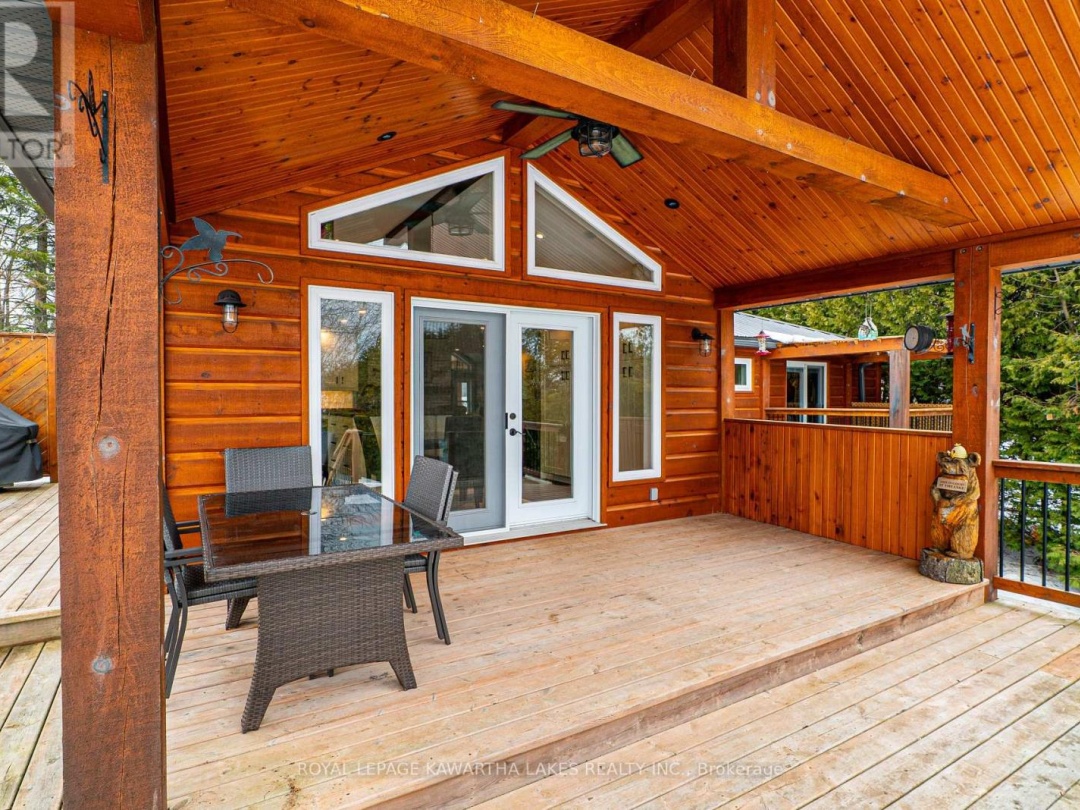 63 ROBINSON AVENUE, Mitchell Lake