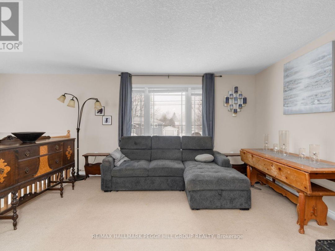 25 BAY STREET, Tay (Victoria Harbour)