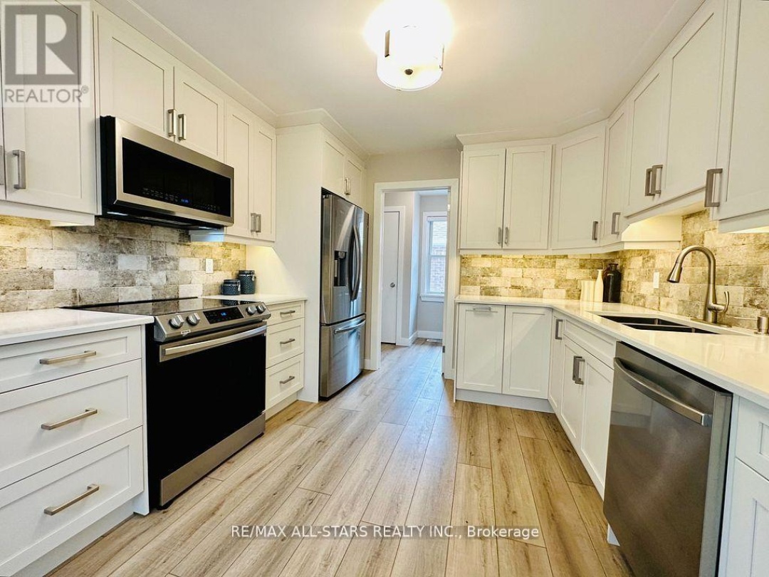 36 RUSSELL HILL ROAD, Kawartha Lakes (Bobcaygeon)