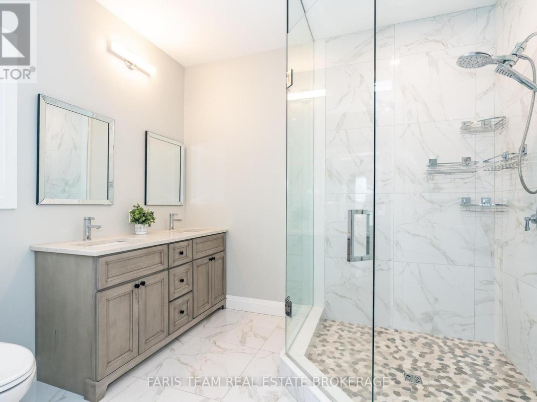 5 BREANNA BOULEVARD, 