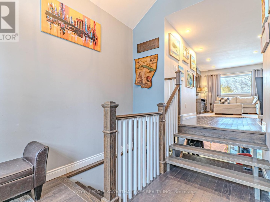 63 ROBINSON AVENUE, Mitchell Lake