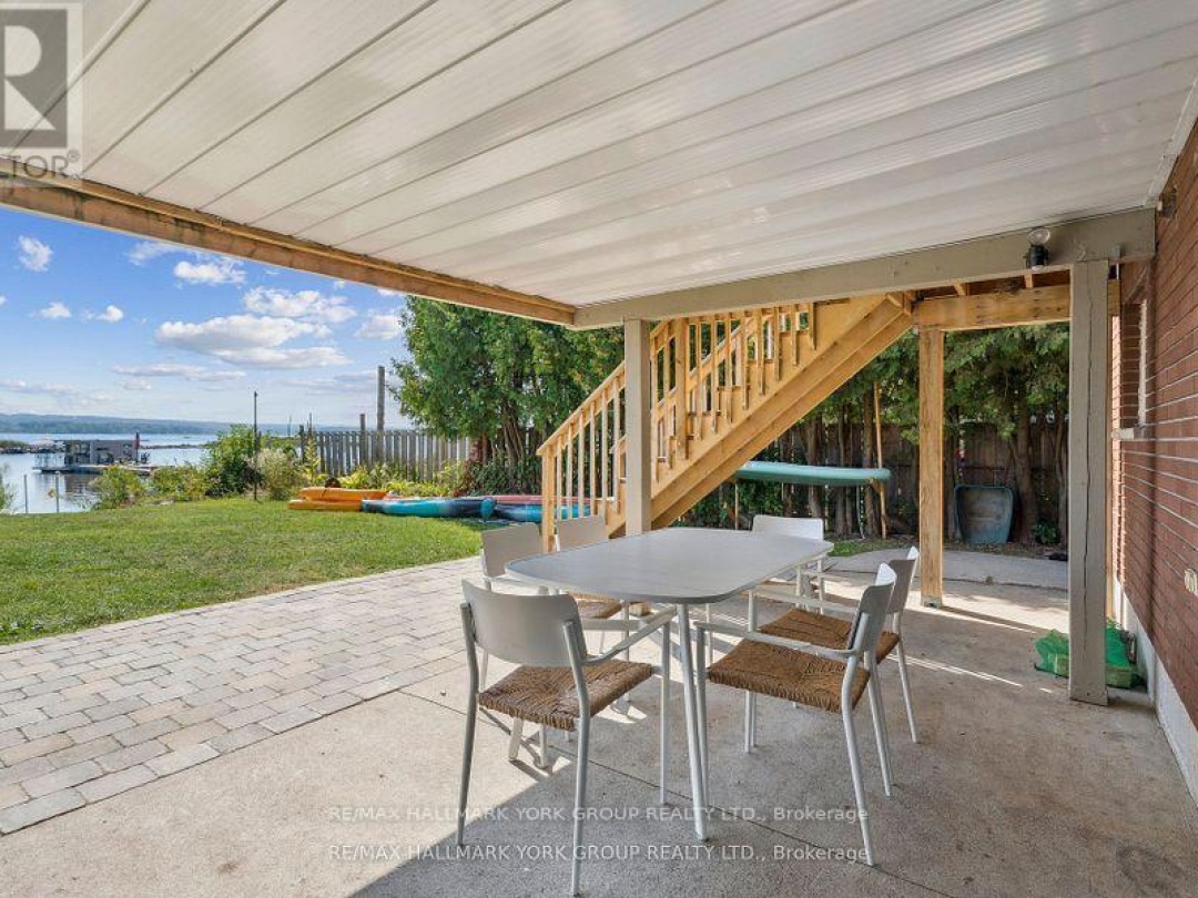 42 LIGHTHOUSE CRESCENT, 