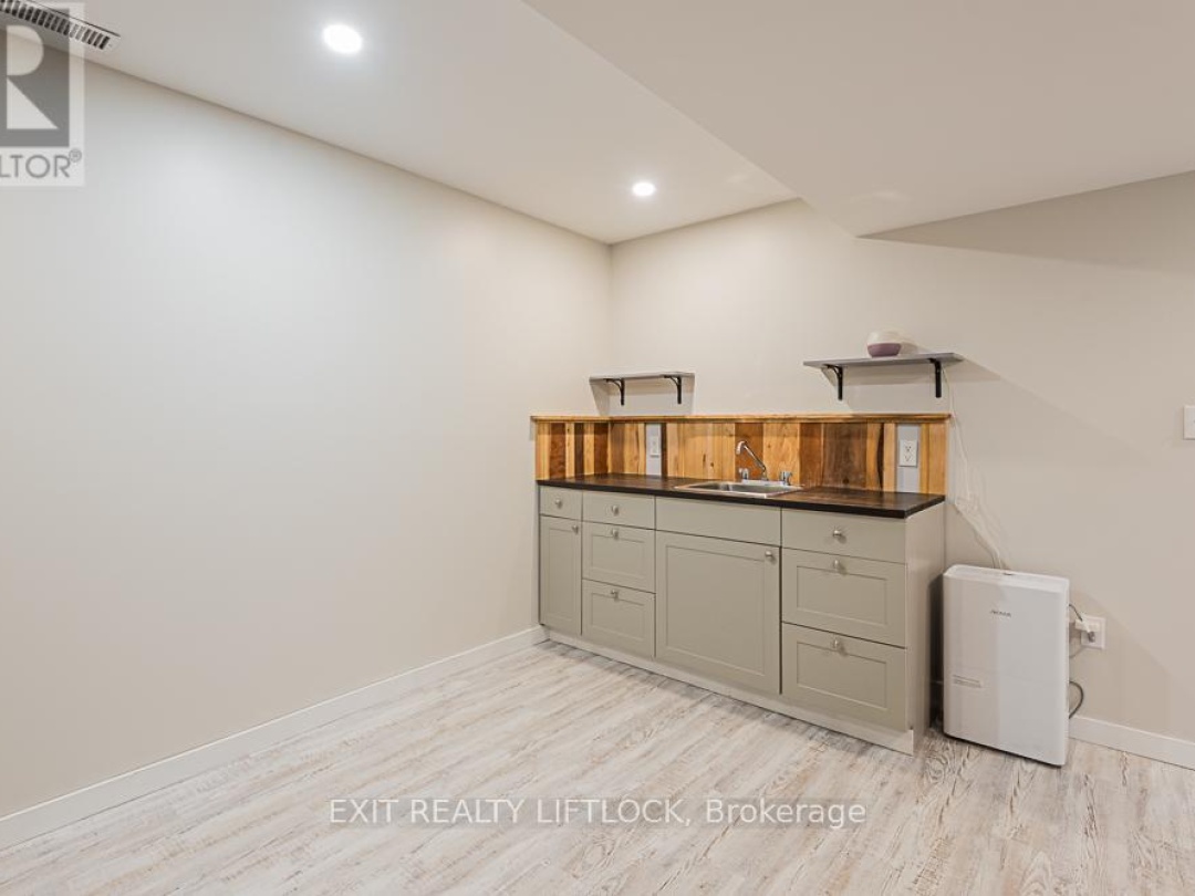 27 HELEN STREET, 