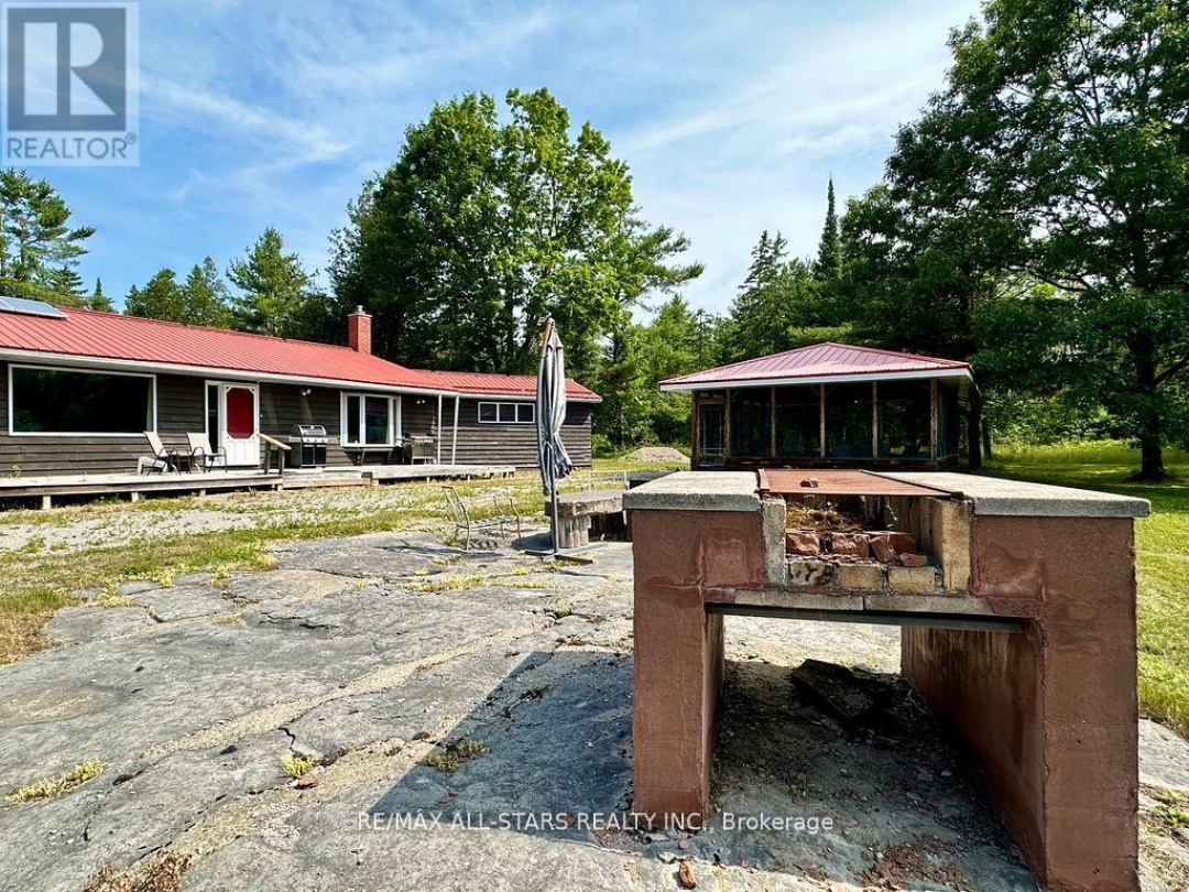 380 LEDGE ROAD, Trent Lakes