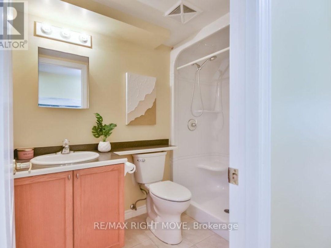 313 - 486 LACLIE STREET, 