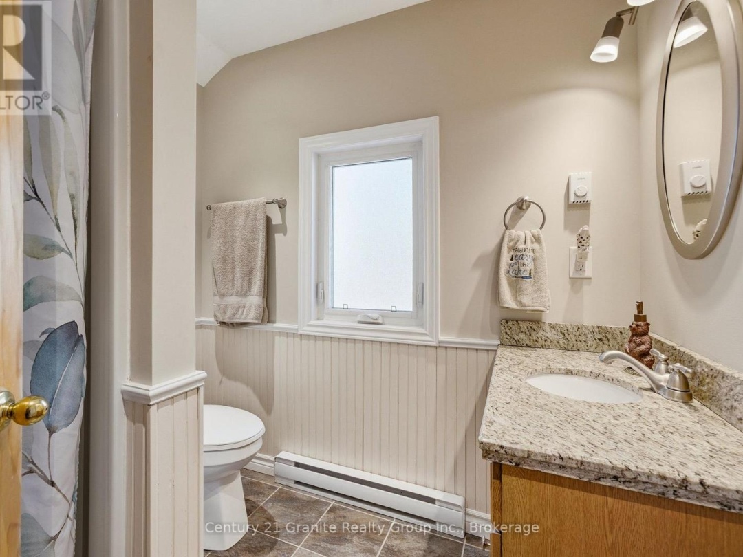 1035 HARVEST MOON LANE, Halls Lake