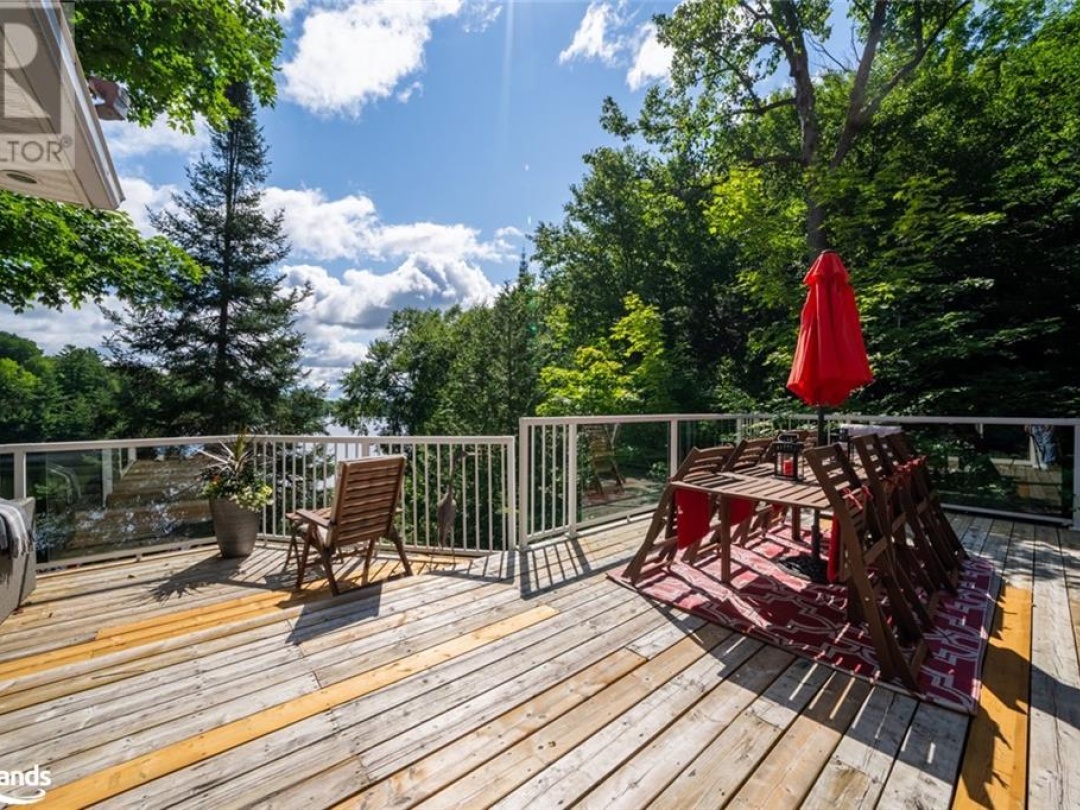 74 Captain Estates Rd, Whitestone Lake