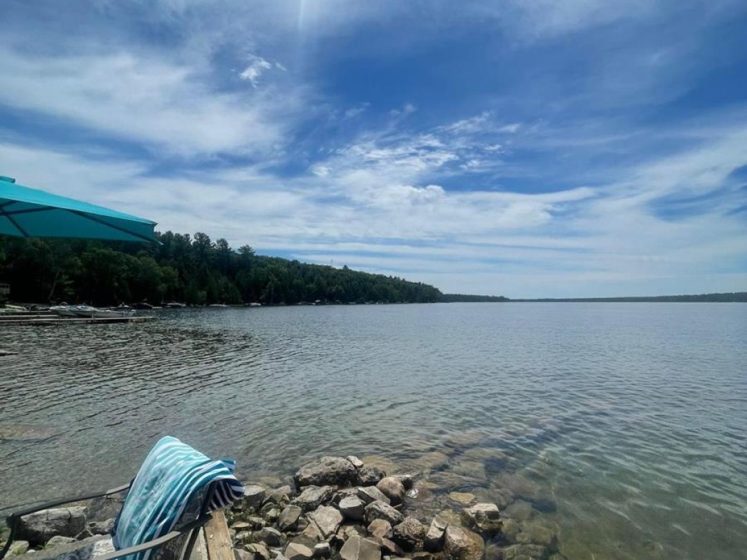 393 HILLSIDE DRIVE, Four Mile Lake