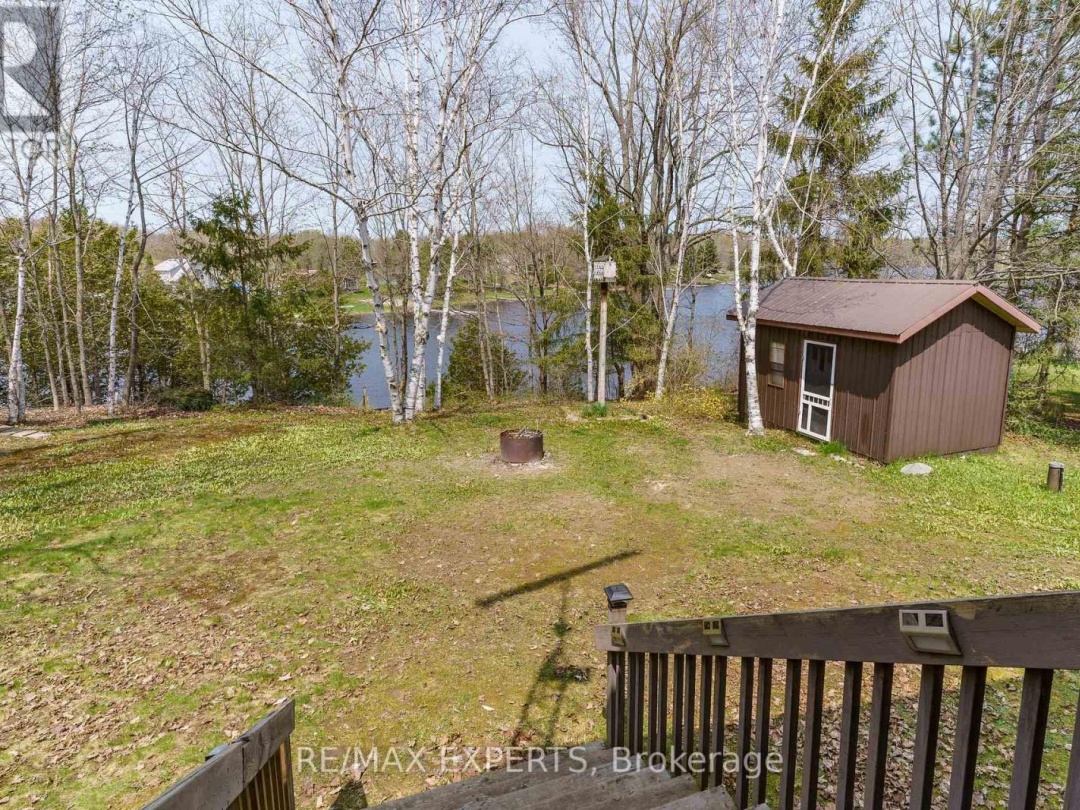 86 Stoney Road, Manitouwabing Lake