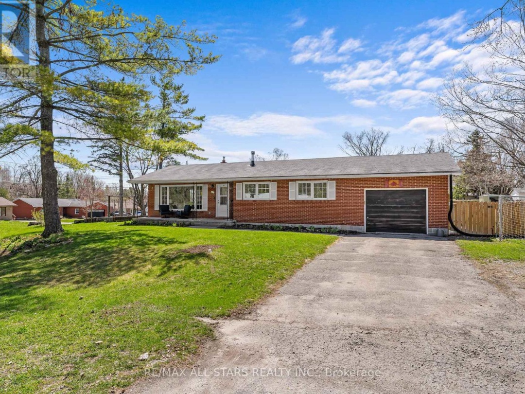 49 KENNEDY DRIVE, Kawartha Lakes (Fenelon Falls)
