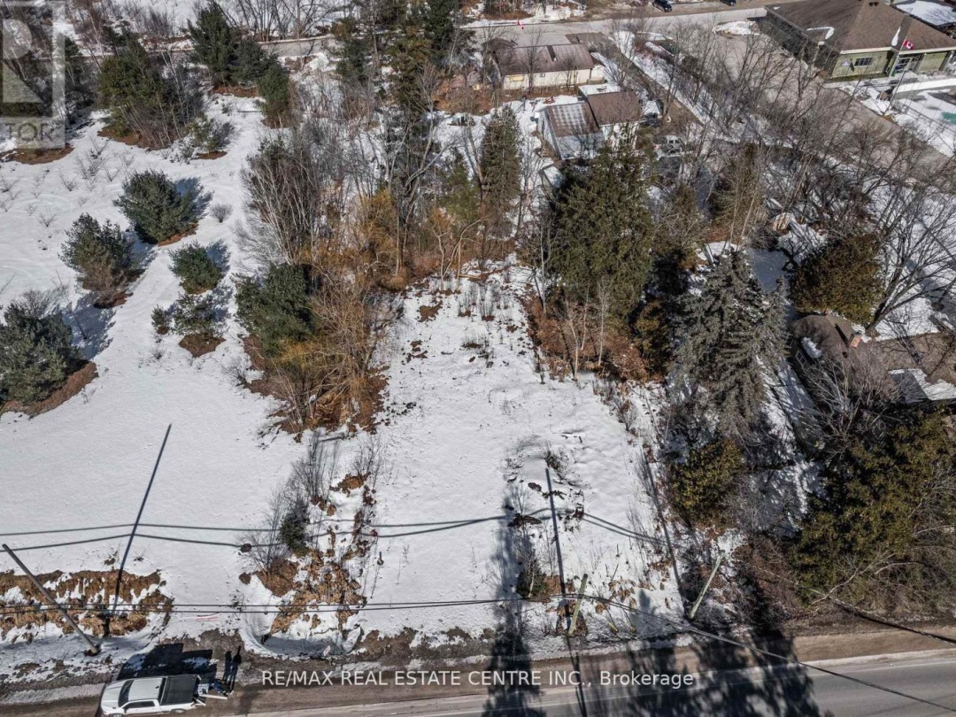 8299 County Road 169, Severn (Washago)