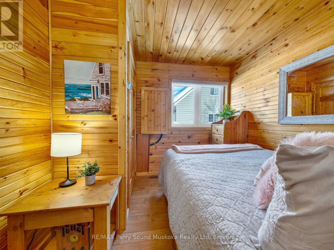 587 CENTRE ROAD, Manitouwabing Lake