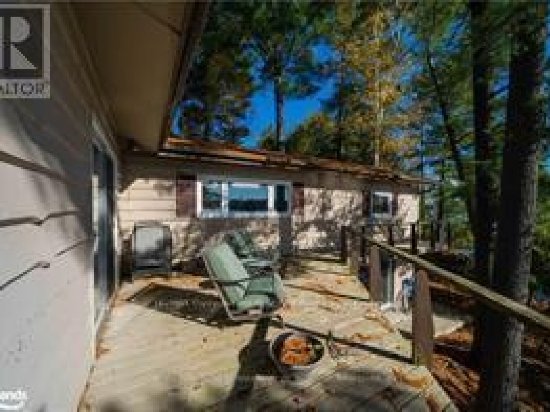 7 & 9 EAST POINT DRIVE, Manitouwabing Lake