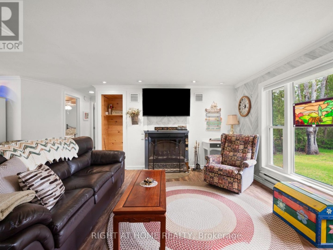 369 SOUTHAM DRIVE, Burnt River