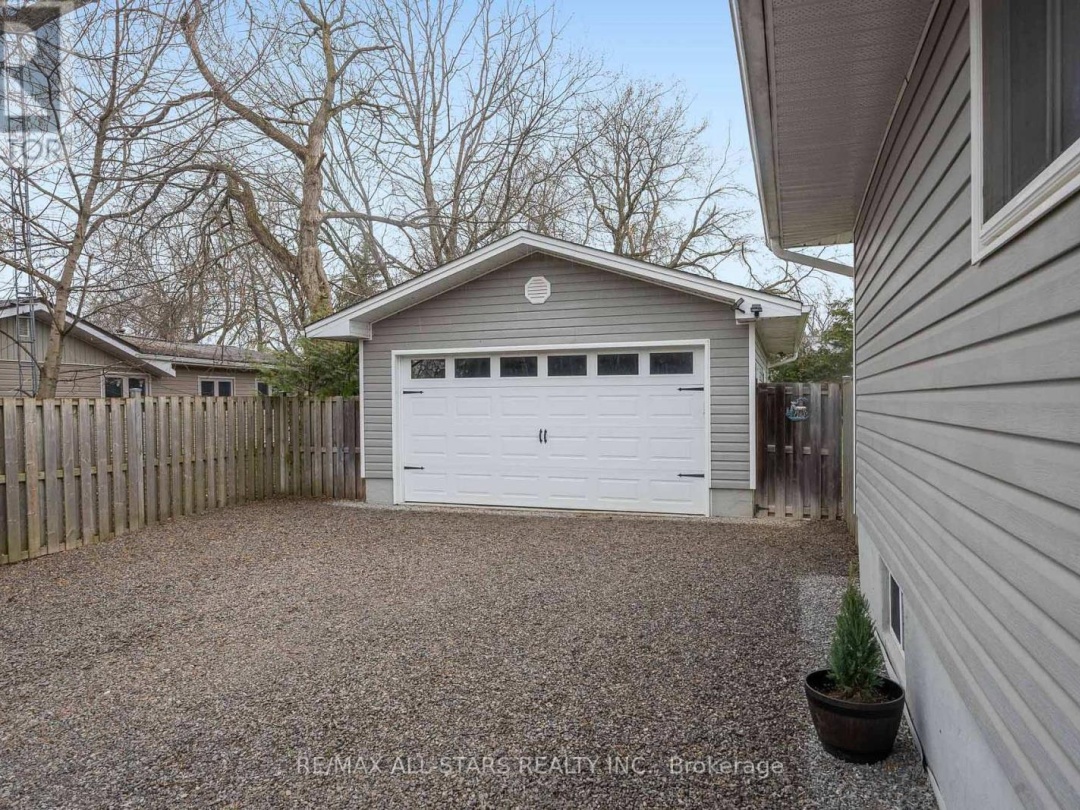 32 Newman Road, Kawartha Lakes (Mariposa)
