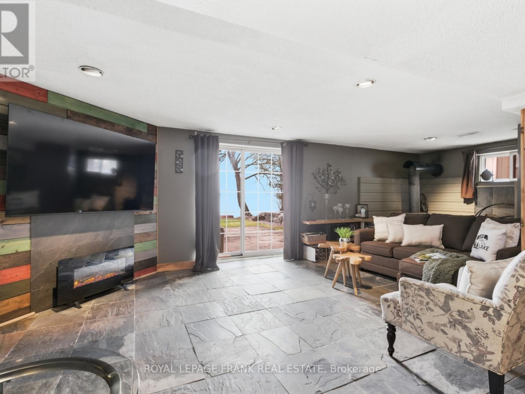 111 BALL POINT ROAD, Lake Scugog