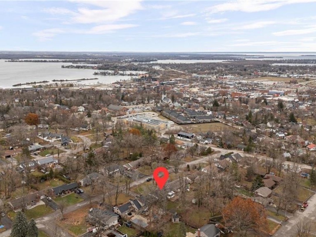 193 LAWRENCE Avenue, 