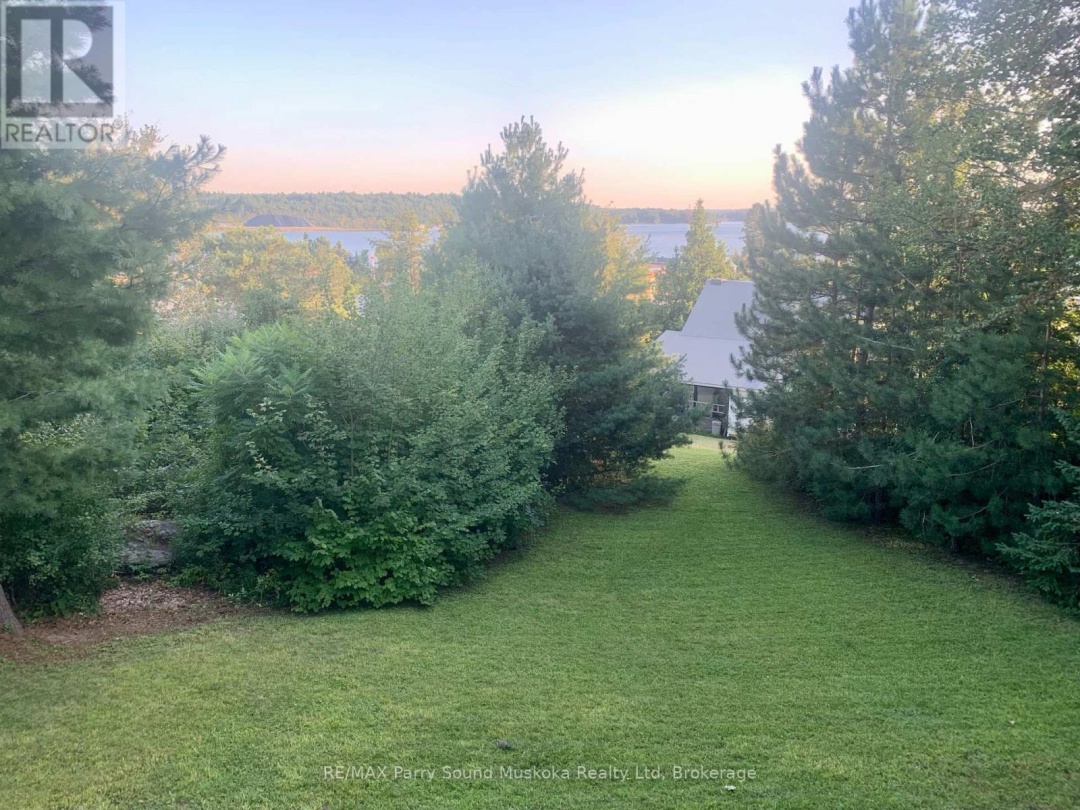 8 SUNSET AVENUE, Georgian Bay