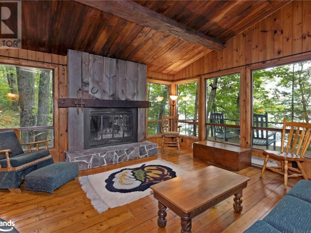 70 Caisses Island, Lake Muskoka