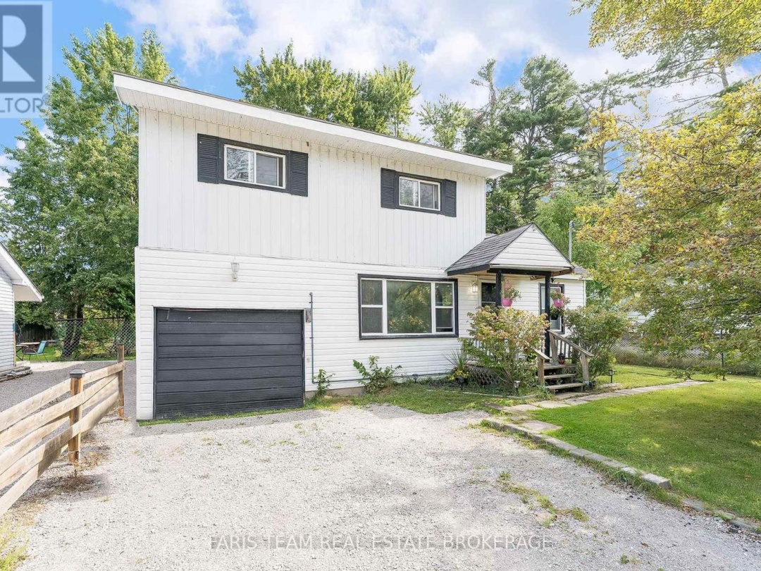 3425 CORONATION AVENUE, Severn (West Shore)