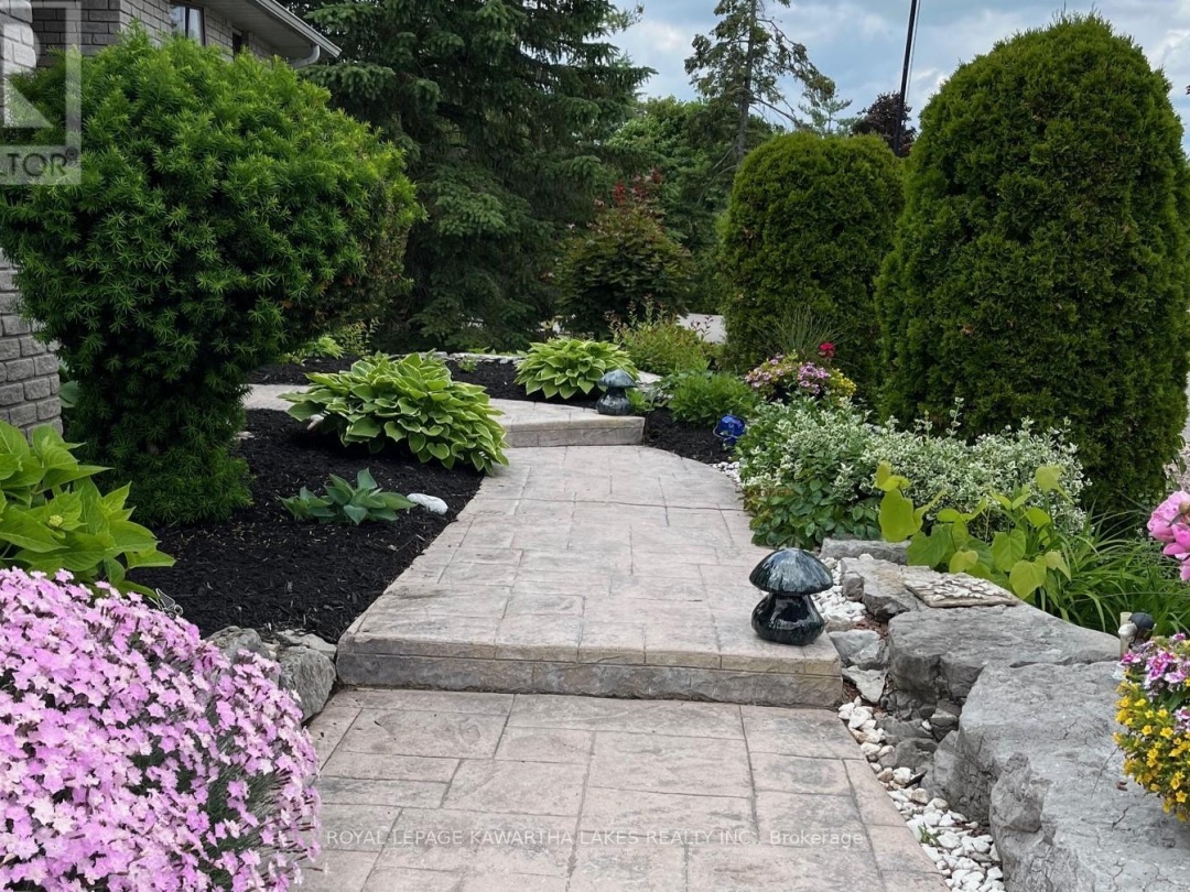 83 NAVIGATORS TRAIL, Kawartha Lakes (Bobcaygeon)