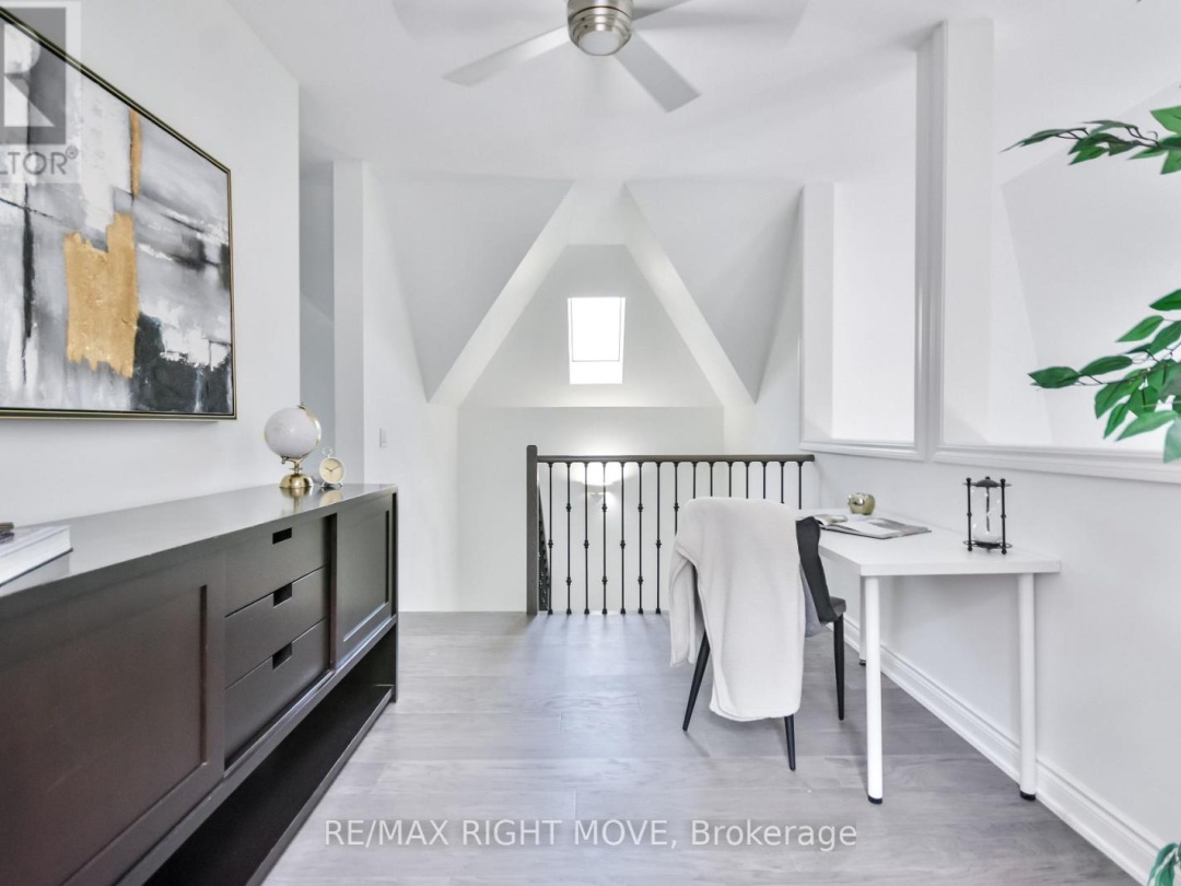 28 - 10 INVERMARA COURT, Lake Simcoe