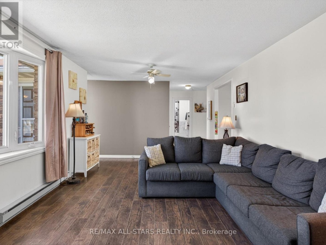 38 ELLIOT STREET, Kawartha Lakes (Fenelon Falls)