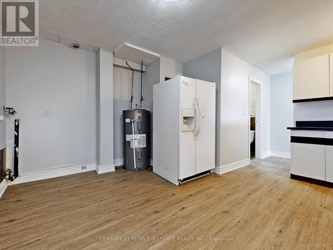 156 MAIN STREET W, 