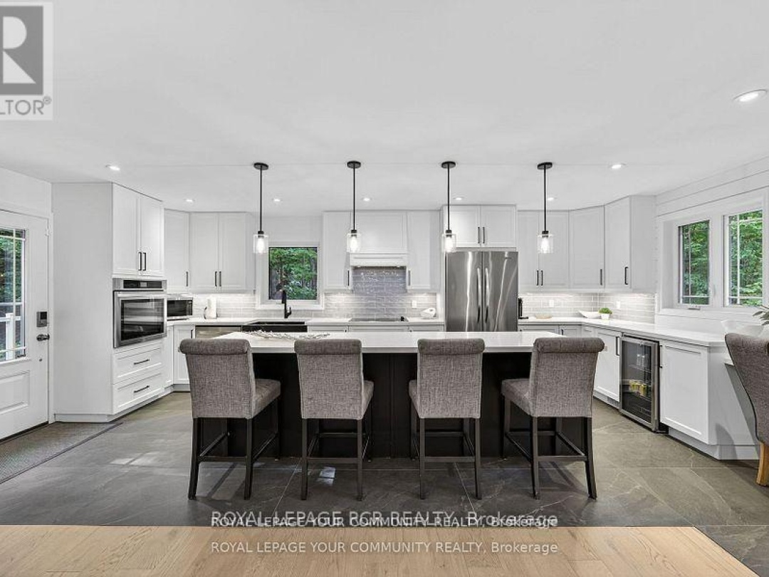 135 HURONWOODS DRIVE, Oro-Medonte (Sugarbush)