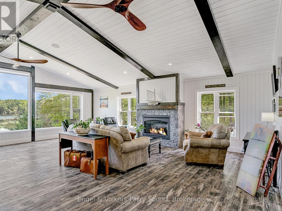 49 REGENCY DRIVE, Richmond Lake