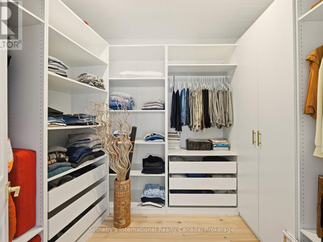 2435 RAVENSCLIFFE ROAD, 