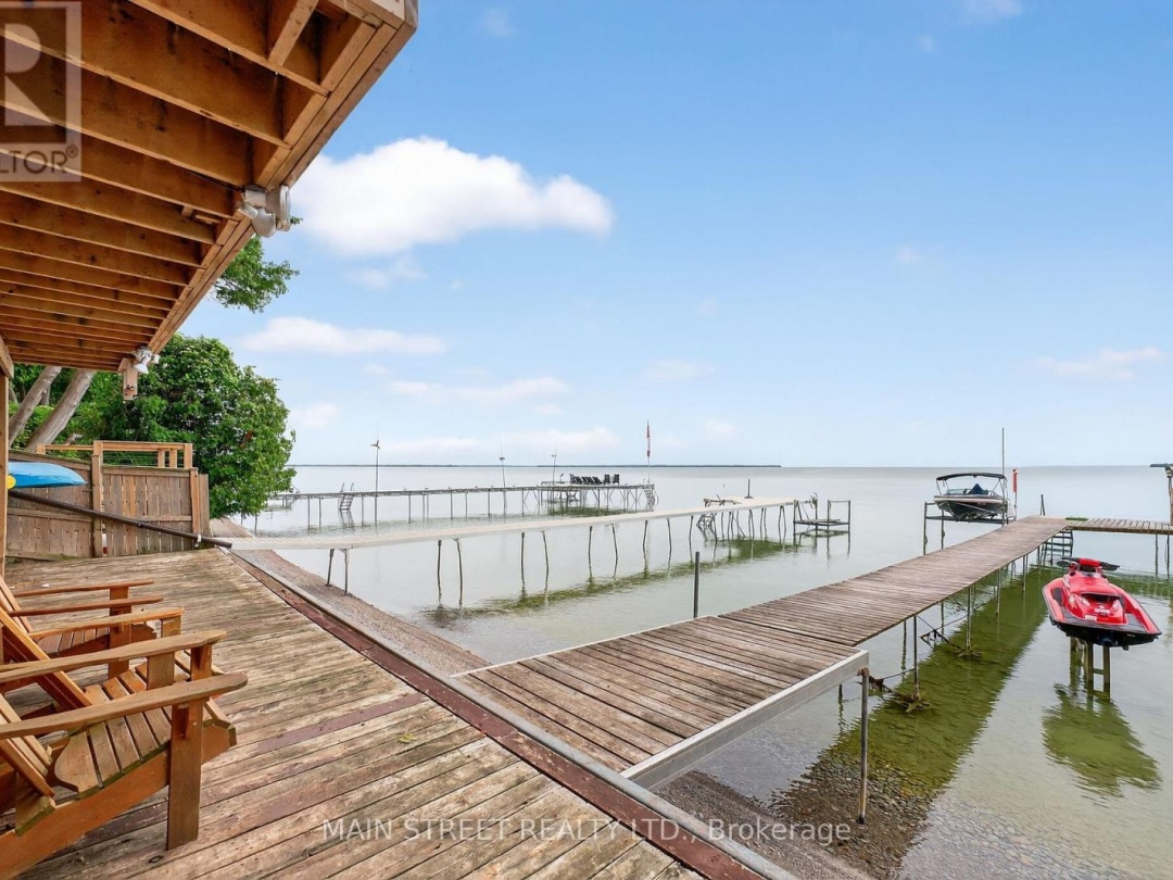 142 CEDAR BEACH ROAD, Lake Simcoe
