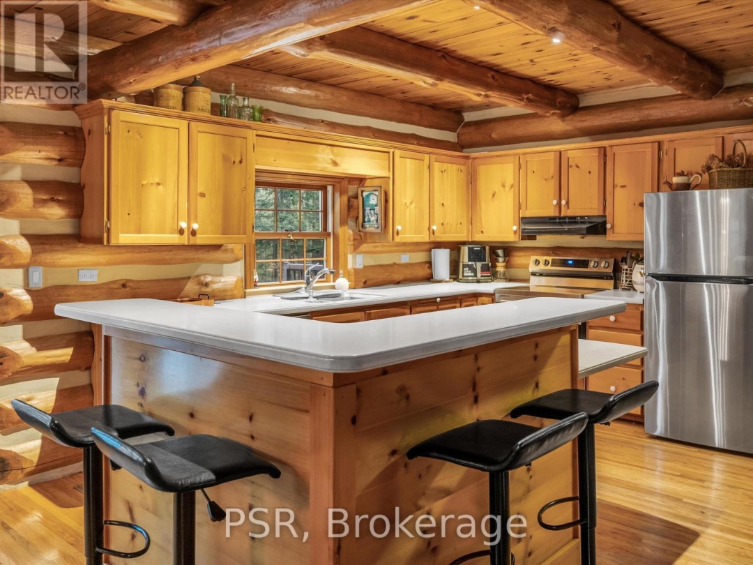 1040 AMELIA CRESCENT, 