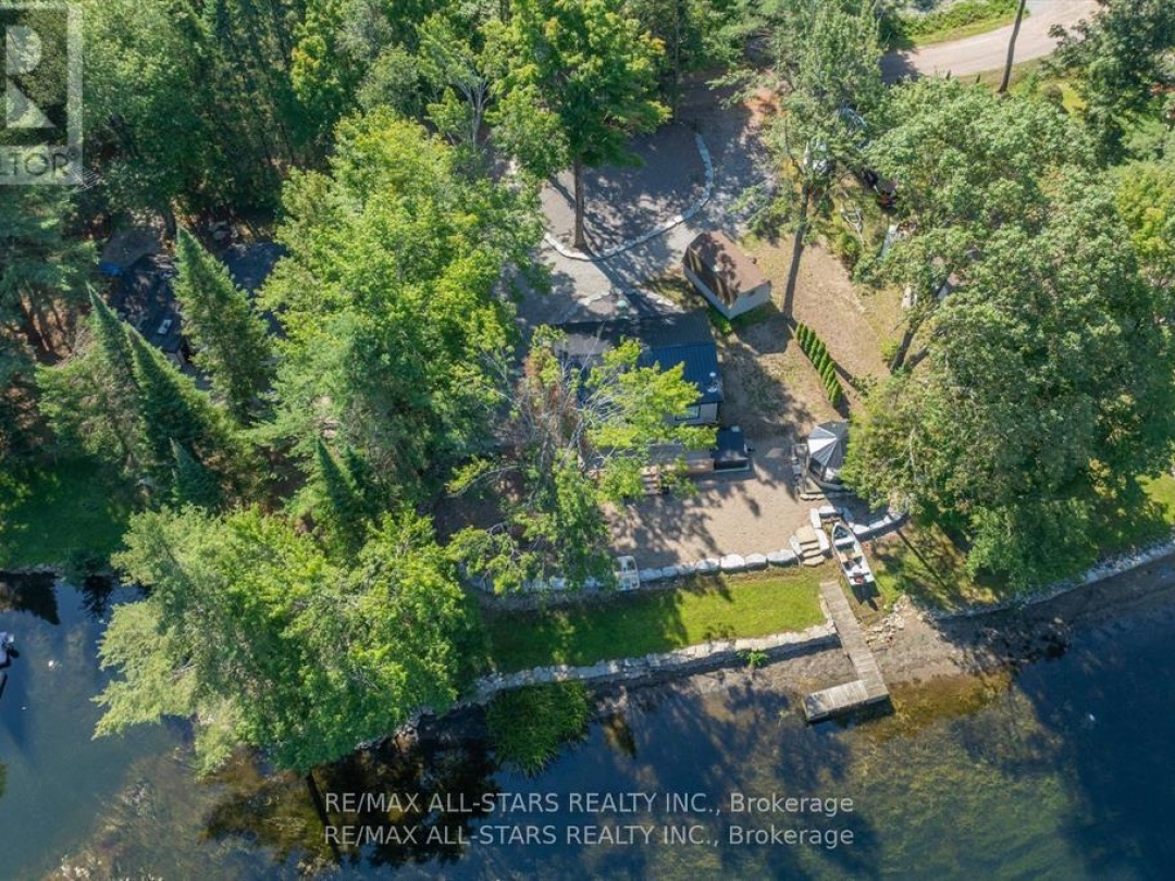 11 LITTLE BAY DRIVE, Gull River