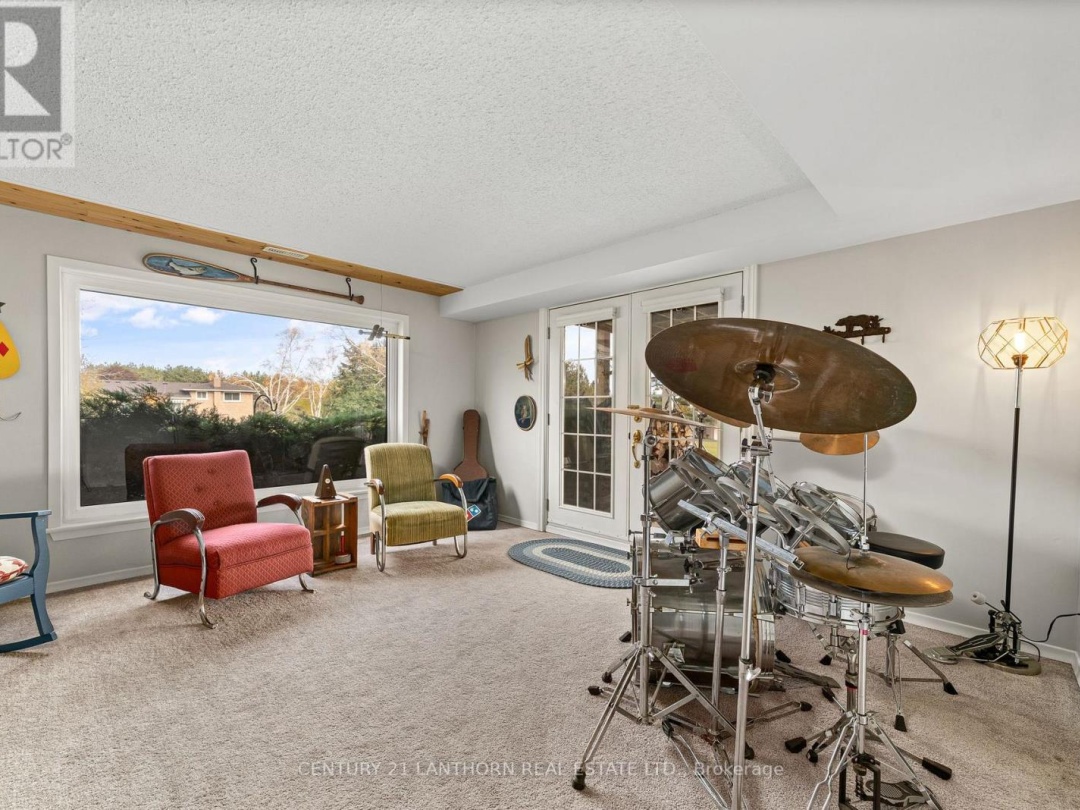 456 OLD SURREY LANE, Pigeon Lake