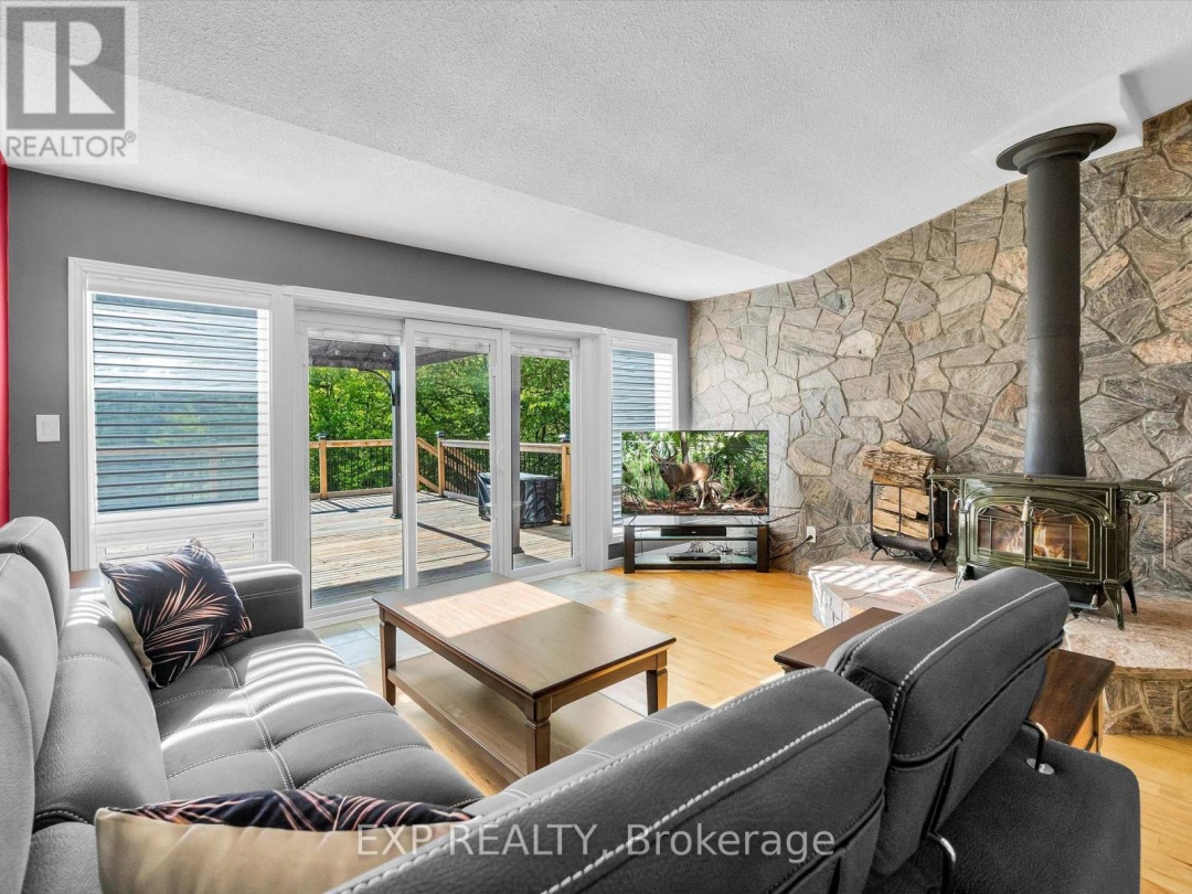 91 TOLPTS ROAD, Blackstone Lake